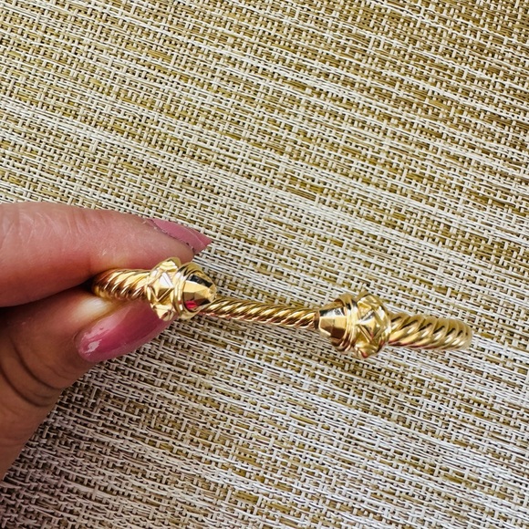 David Yurman Renaissance® 18K Yellow Gold Cablespira Bracelet, 5mm, Medium, EUC - Picture 5 of 5